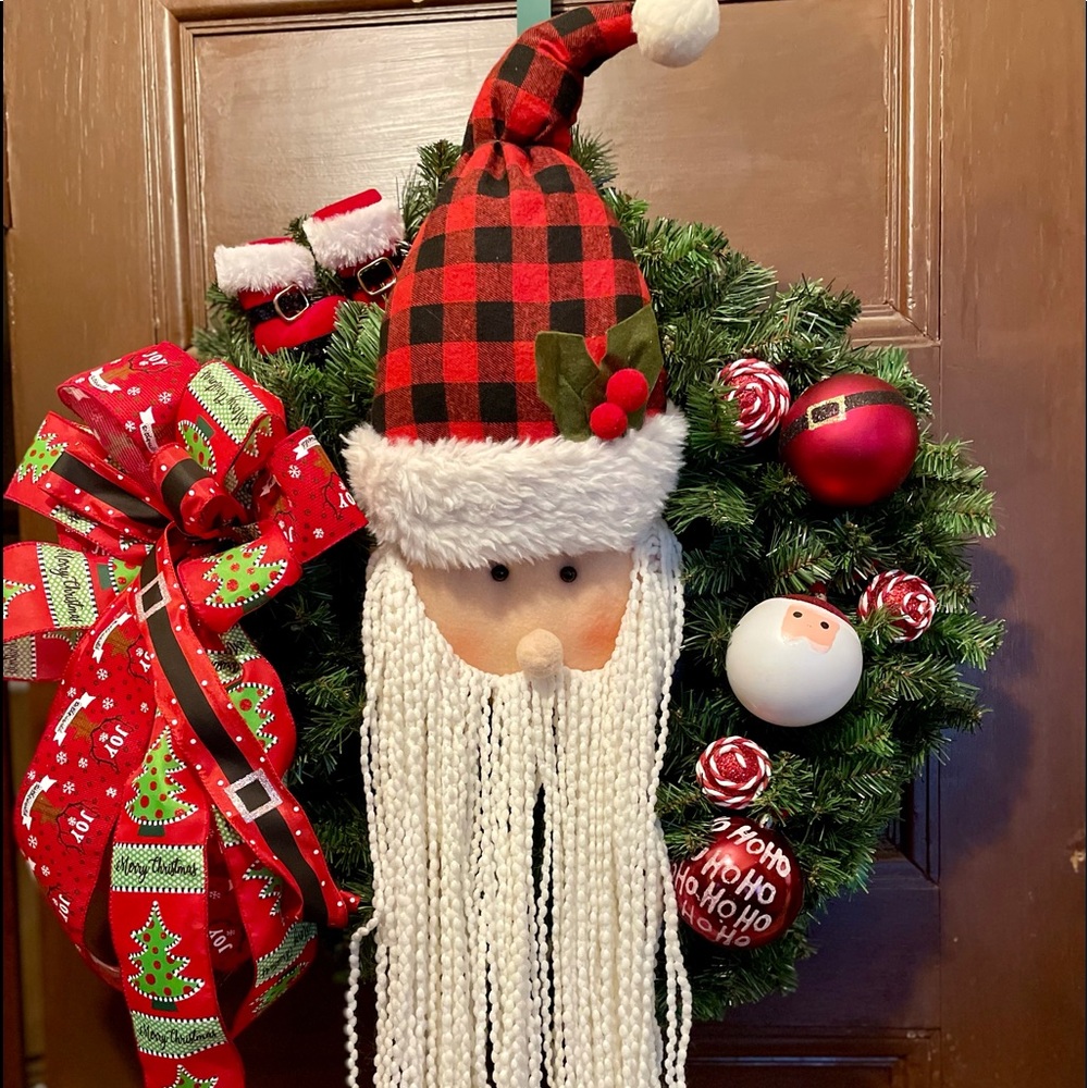 adorable santa artificial wreath